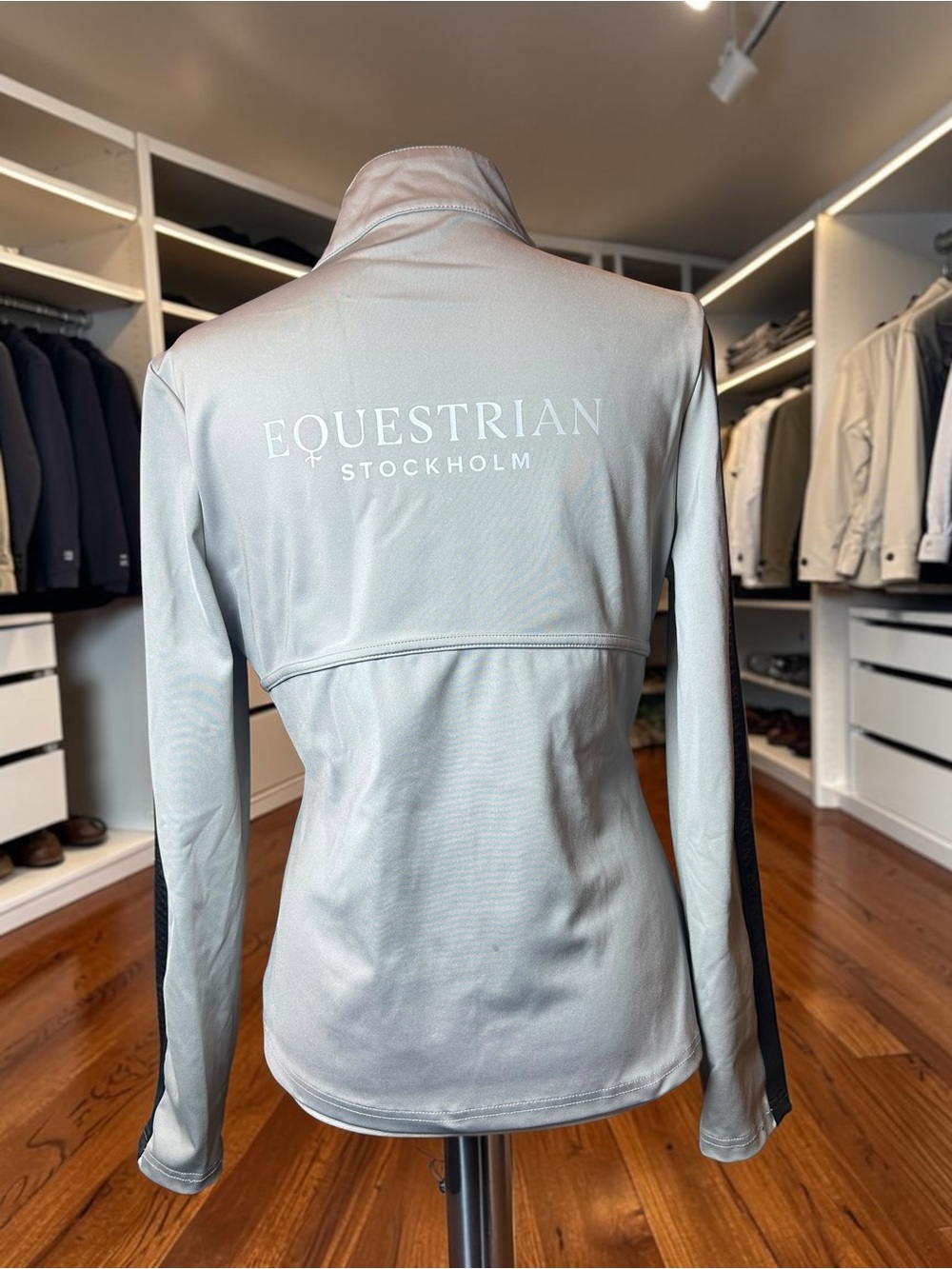 Equestrian Stockholm Women's Light Grey Long-Sleeve Zip Top - Picture 6 of 12